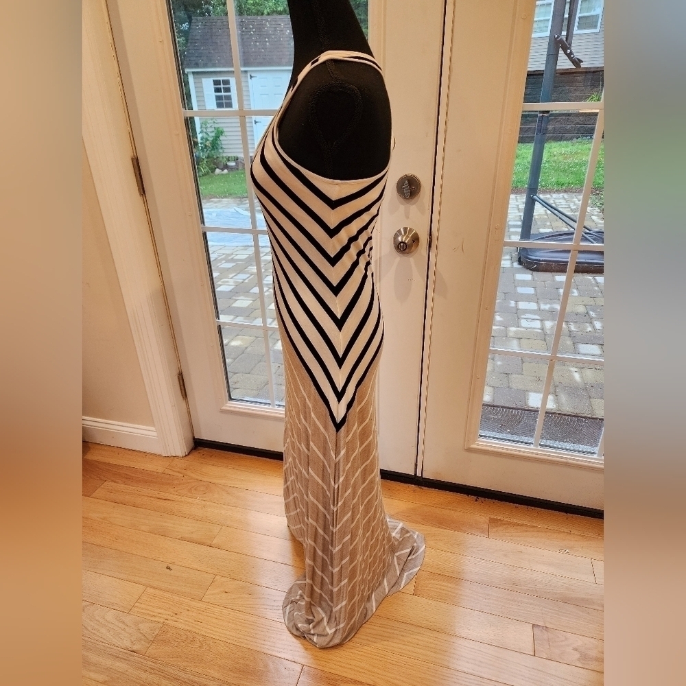 Calvin Klein two-tone, striped, stretchy maxi dress size 4 - Picture 3 of 9